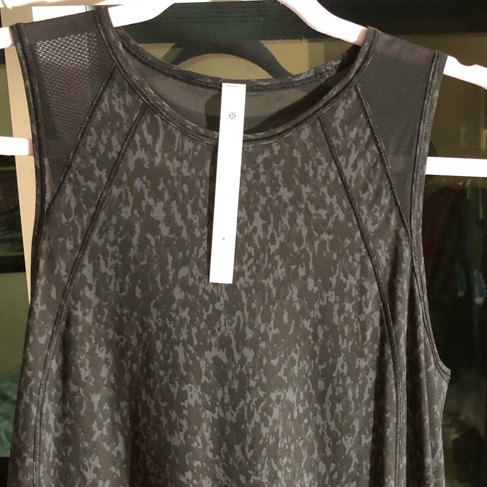 Lululemon sculpt tank size 6 NWT